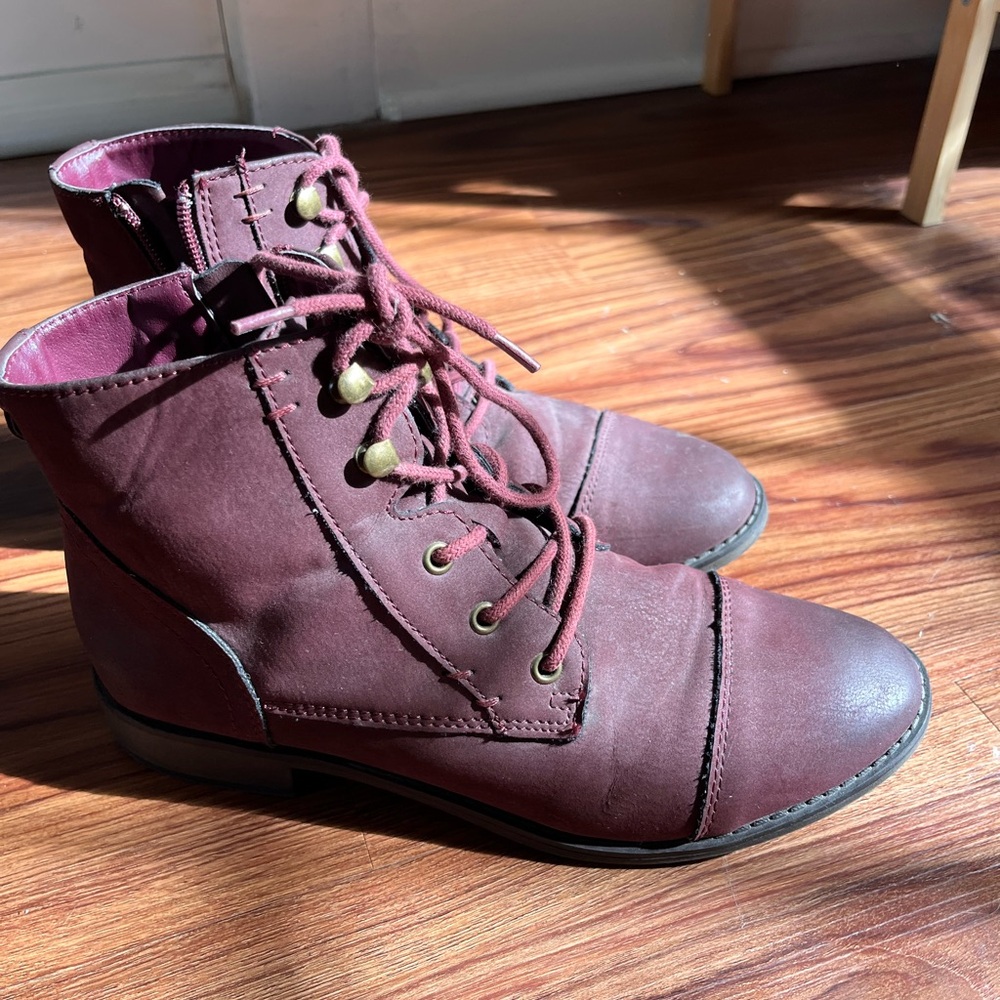 Women's Burgundy Lace-Up Ankle Boots